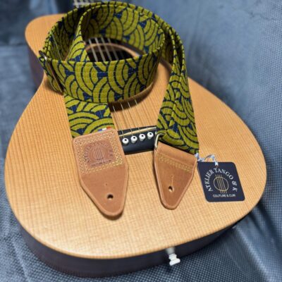 Sangle de guitare faite à la main en tissu japonais et cuir modèle golden waves atelier tango&k (5)