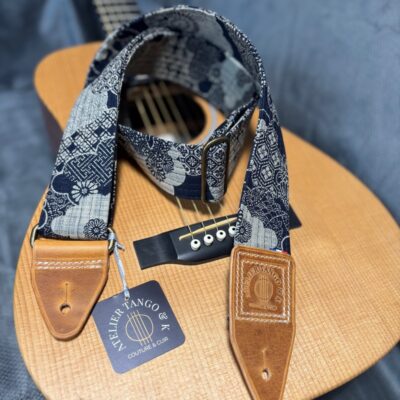 Sangle de guitare faite à la main en tissu japonais et cuir modèle shizuka atelier tango&k (8)