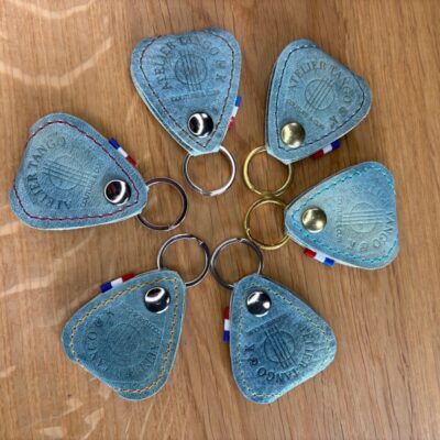 Porte mediator cuir bleu vintage vieilli atelier Tango&k (1)