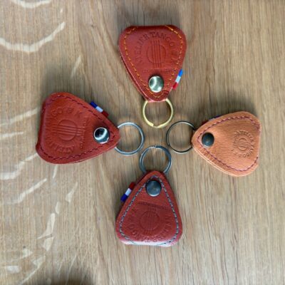 Porte mediator cuir marron ou cognac atelier Tango&k (1)