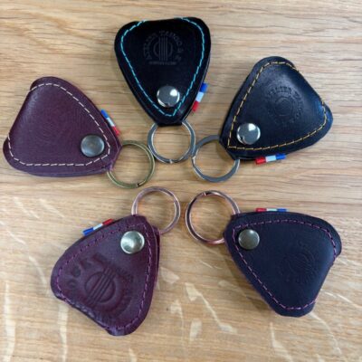 Porte mediator cuir noir ou aubergine atelier Tango&k (1)