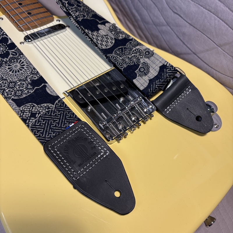 Sangle de guitare Shizuka cuir noir atelier Tango&k® (1)