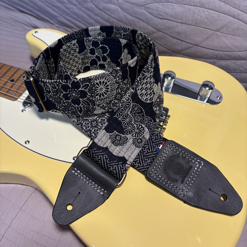 Sangle de guitare Shizuka cuir noir atelier Tango&k® (3)