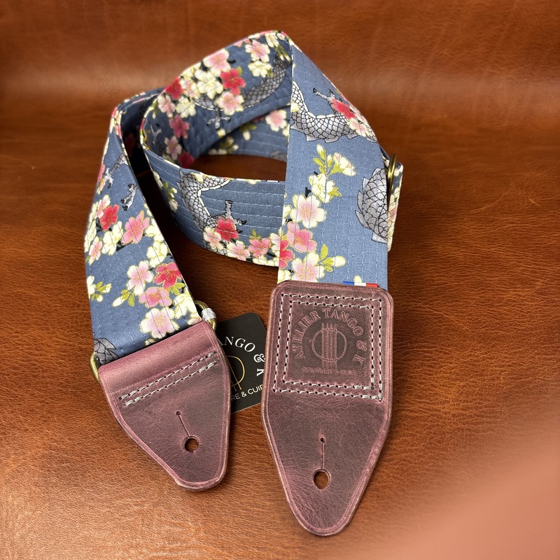 Sangle de guitare tissu japonais et cuir modèle Ryuka fleur de dragon atelier tango&k (1)