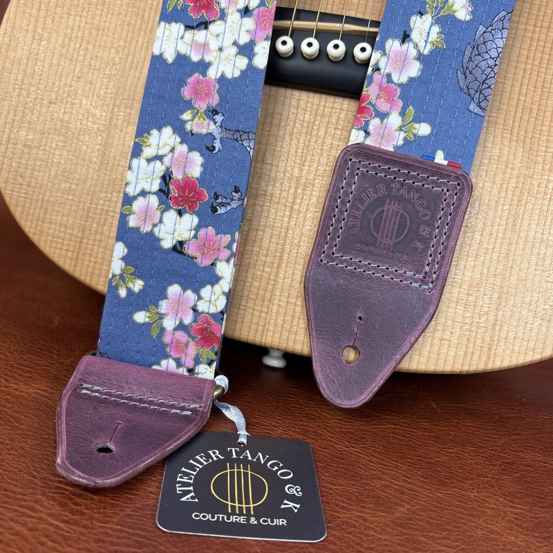 Sangle de guitare tissu japonais et cuir modèle Ryuka fleur de dragon atelier tango&k (1)