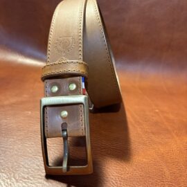 Modède de ceinture sur mesure en collet de cuir gras coloris capuccino tannage végétal atelier Tango&K (2)