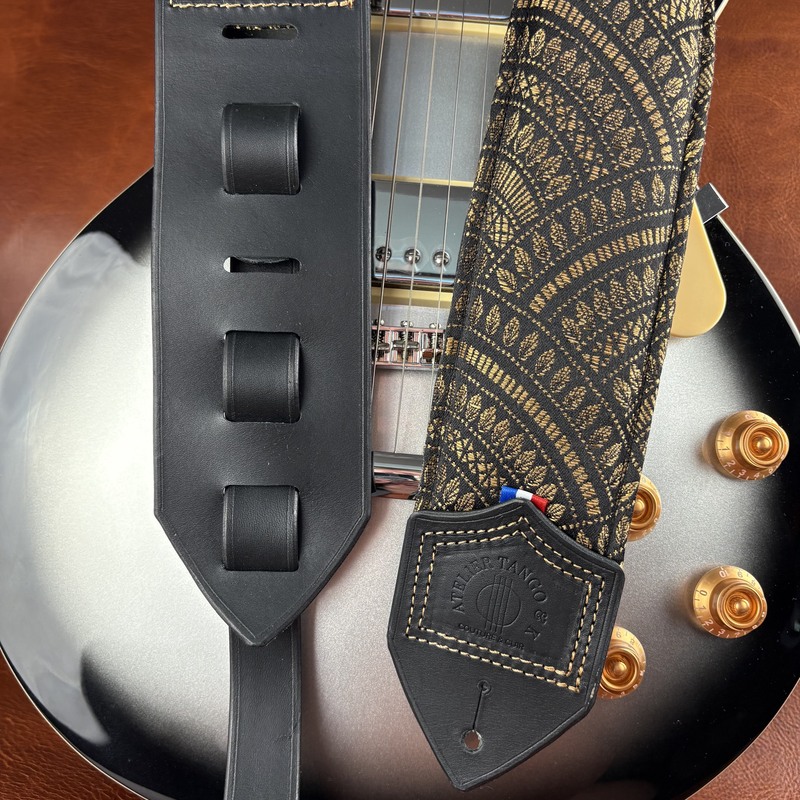 Sangle de guitare artisanale en cuir et tissu jacquard noir et or Ker'Rock atelier Tango&K (6)