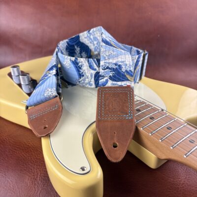 Sangle de guitare artisanale en tissu japonais et cuir Seiran no Hibiki atelier Tango&K pièce unique (4)