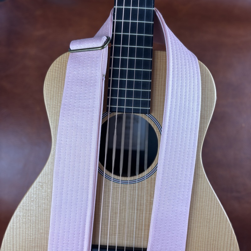 Sangle de guitare ballerine en tissu upcyclé et cuir auburn atelier Tango&K (1)