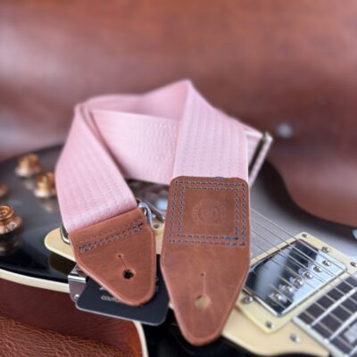 Sangle de guitare ballerine en tissu upcyclé et cuir auburn atelier Tango&K (2)