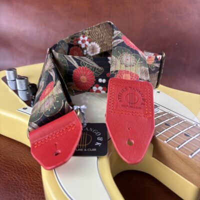 Sangle de guitare tissu japonais et cuir rouge modèle Yoru Tsuru-grues de nuit atelier tango&k (2)